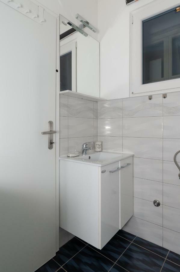 Apartment Nana Piran Exterior photo